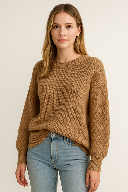 Damski, dzianinowy sweter z okrągłym dekoltem w kolorze camel