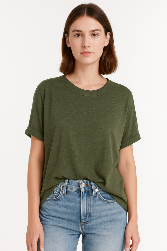 Ciemnozielona damska koszulka z podwiniętymi rękawami